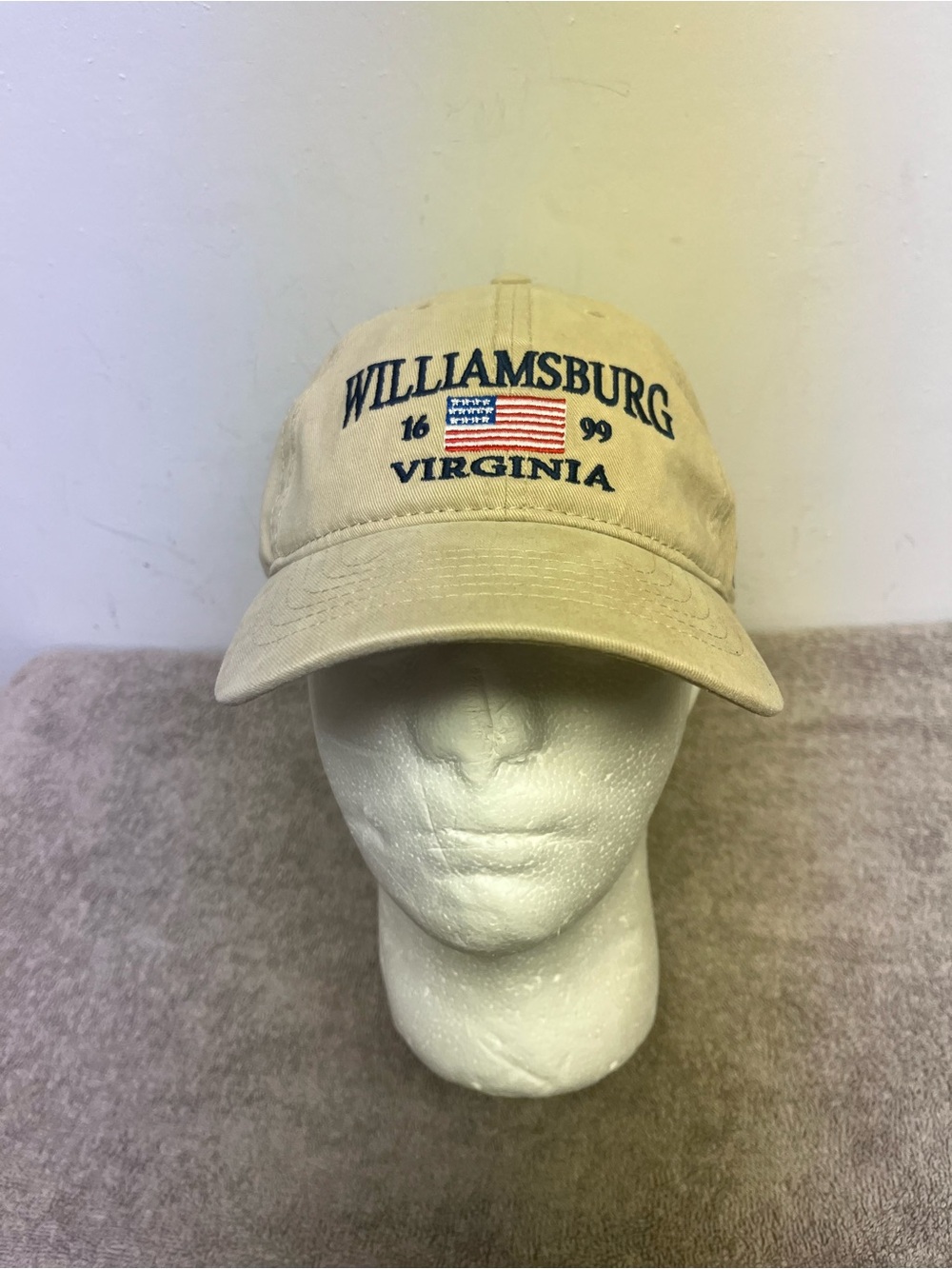 NWT Williamsburg Virginia Embroidered StrapBack Baseball Cap Beige Unisex Hat